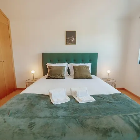 Modern & Stylish By Vacationy Apartmán