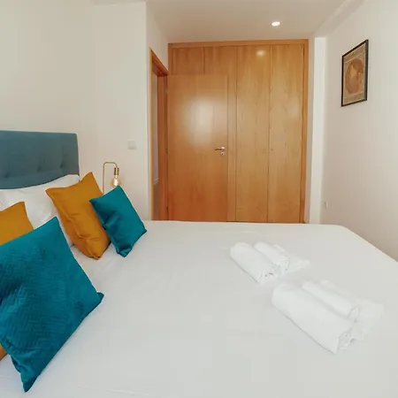 Modern & Stylish By Vacationy Apartmán