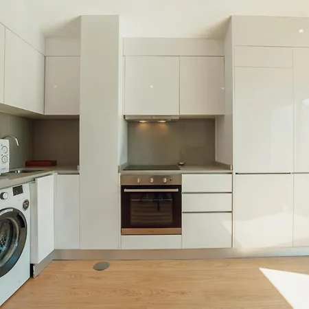 Apartment Modern & Stylish By Vacationy