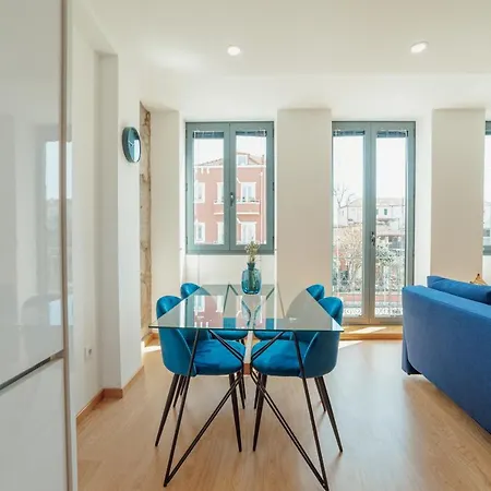 Modern & Stylish By Vacationy Apartment *