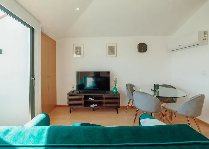 Modern & Stylish By Vacationy Daire *