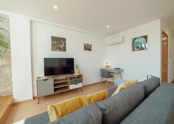 Modern & Stylish By Vacationy