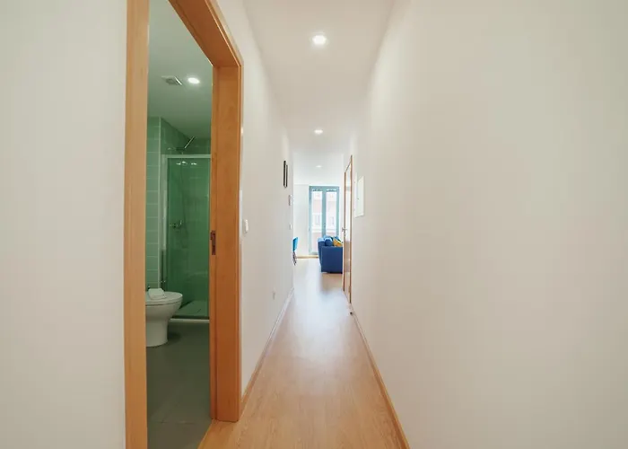 Апартаменты Modern & Stylish By Vacationy